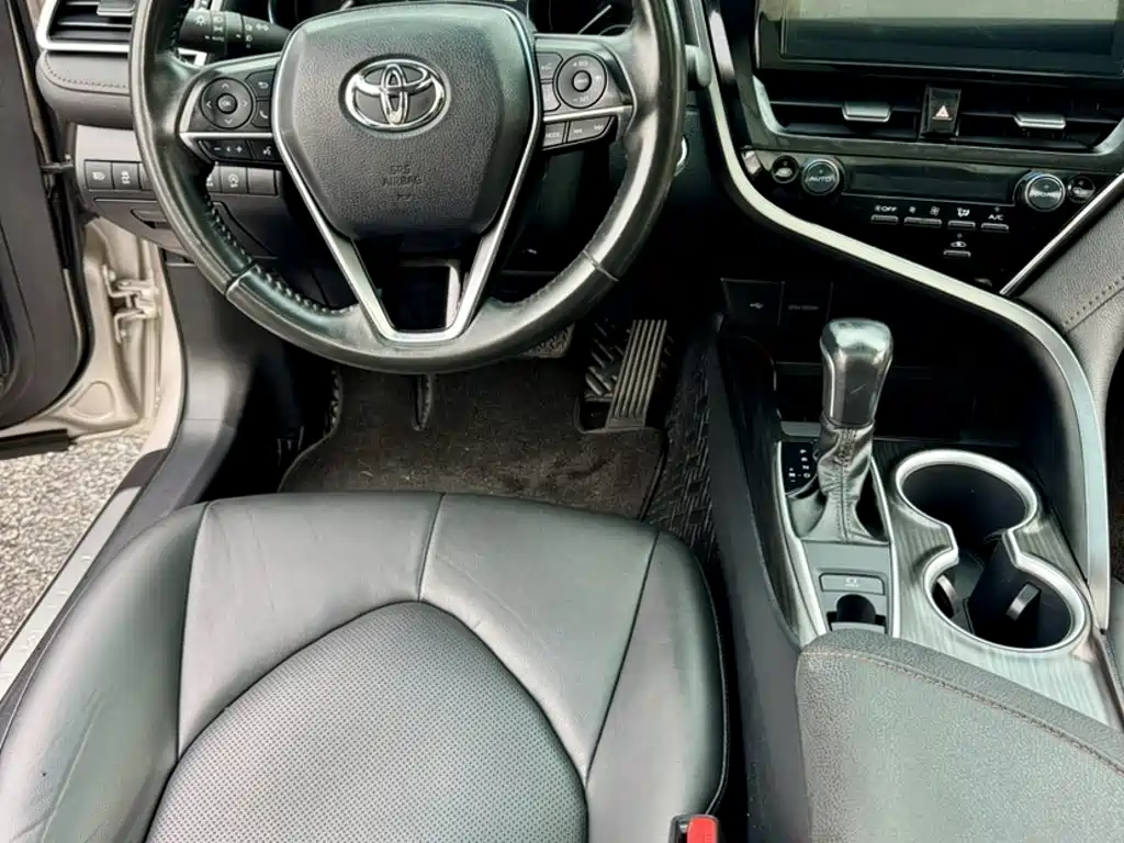 Toyota Camry — миниатюра 16