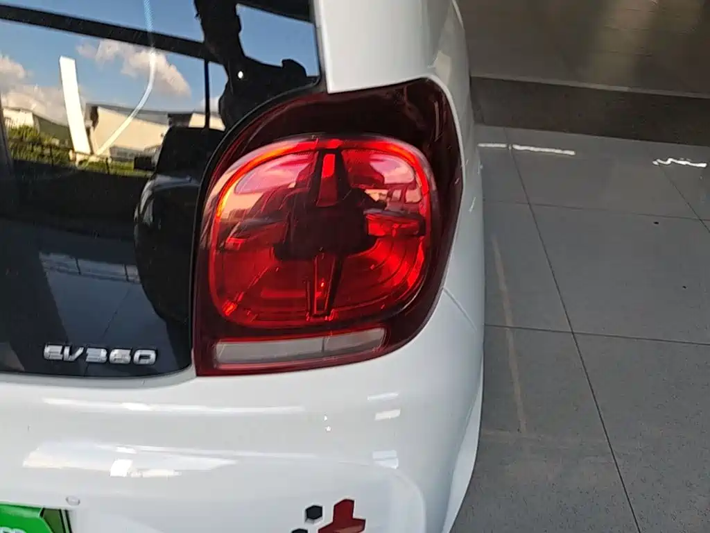 Roewe Clever — миниатюра 8