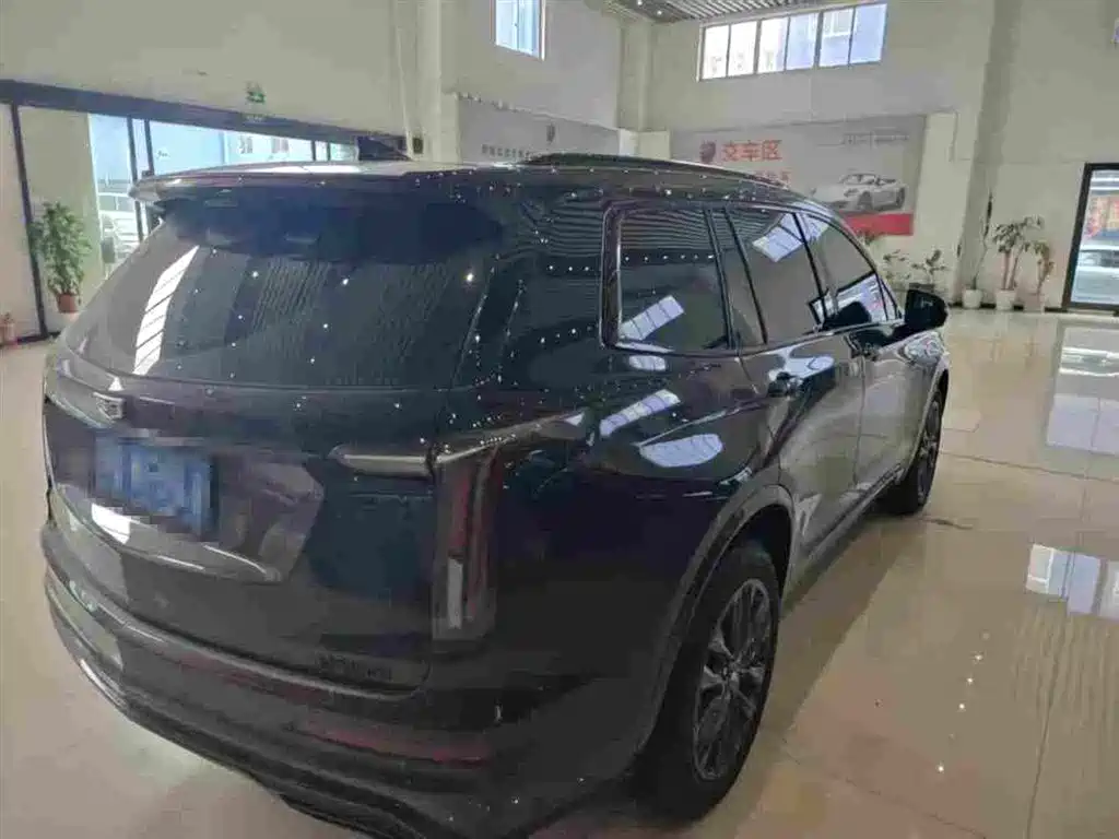 Cadillac XT6 2025 2.0T мест Luxury Executive