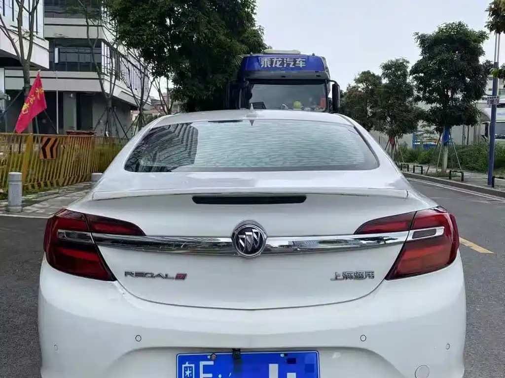 Buick Regal — миниатюра 4