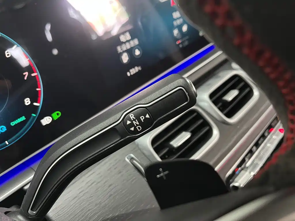 Mercedes-Benz GLE (Import) — миниатюра 24