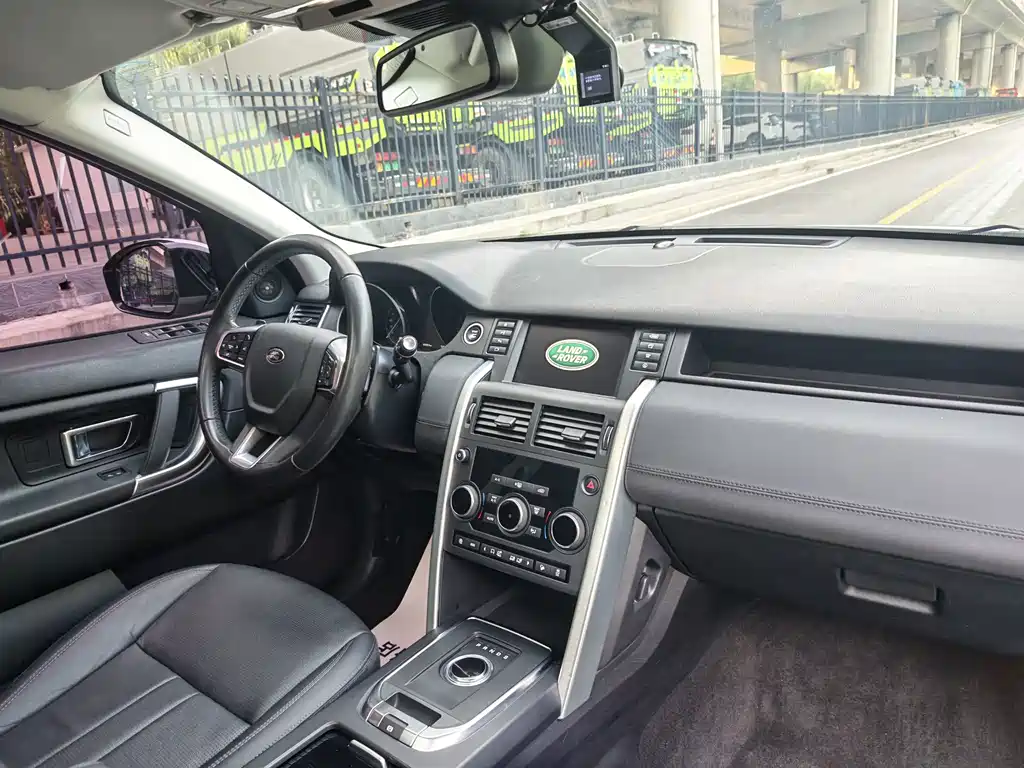 Land Rover Discovery Sport — миниатюра 4