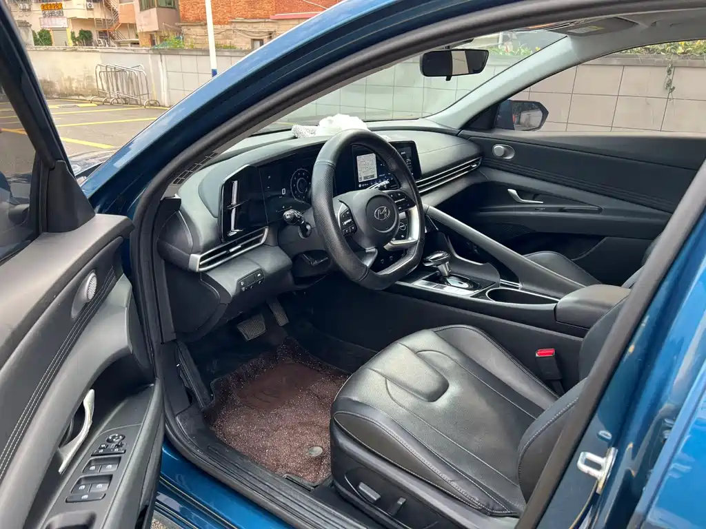 Hyundai Elantra — миниатюра 4