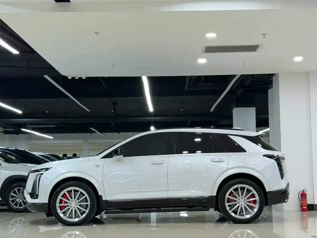 Cadillac XT5 — миниатюра 3