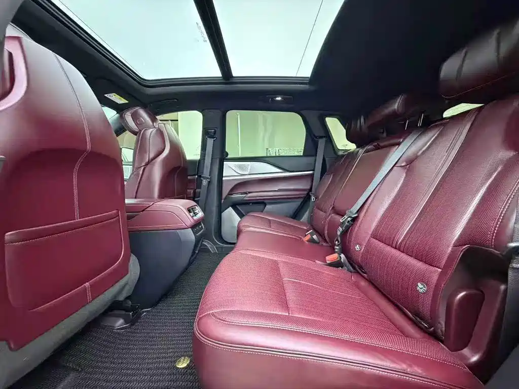 Cadillac XT5 — миниатюра 6