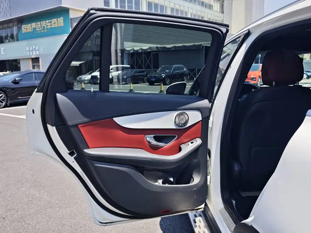 Mercedes-Benz GLC — миниатюра 12