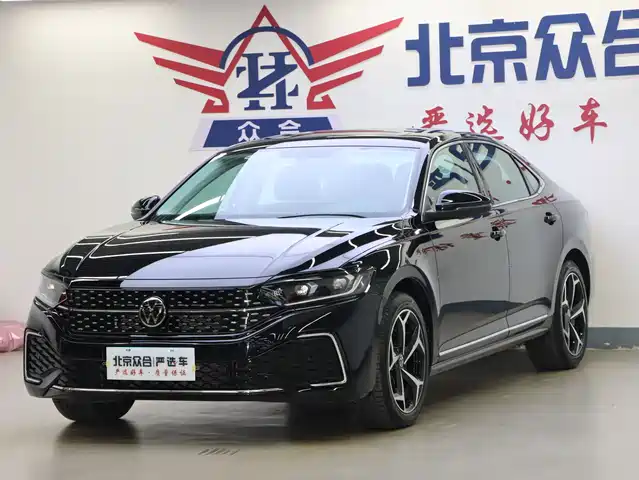 VOLKSWAGEN PASSAT 2025