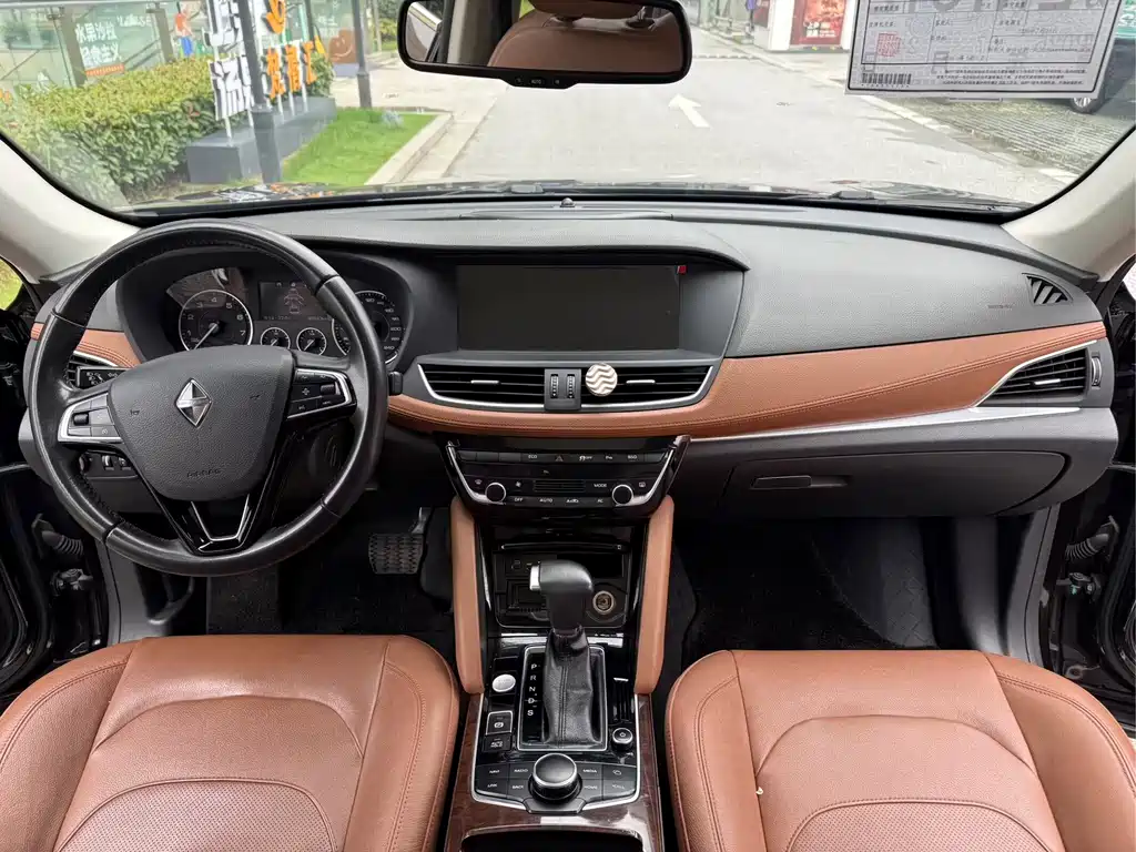 Borgward BX7 — миниатюра 8