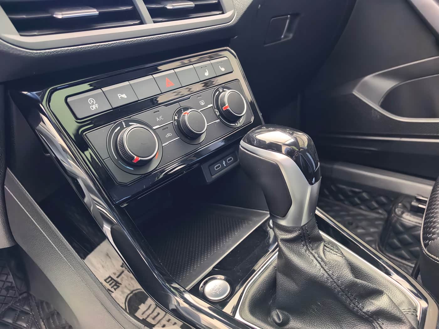 Volkswagen Tanying 1.5 л 2022 г. Белый, пробег 40000 км