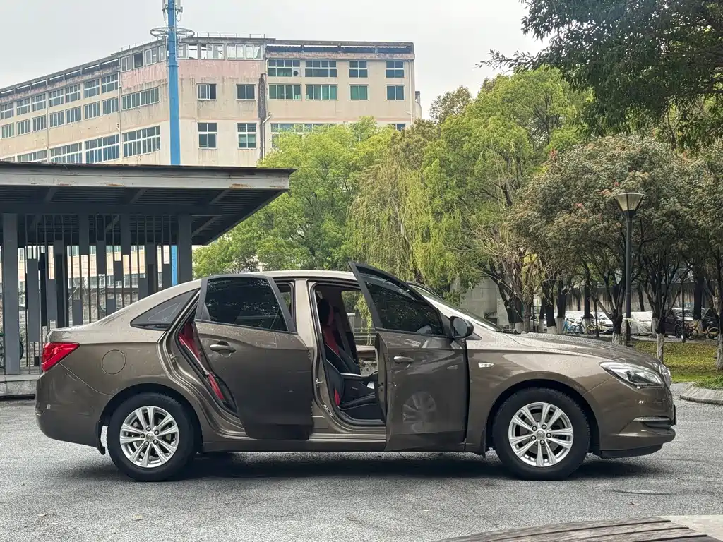Buick Excelle — миниатюра 8