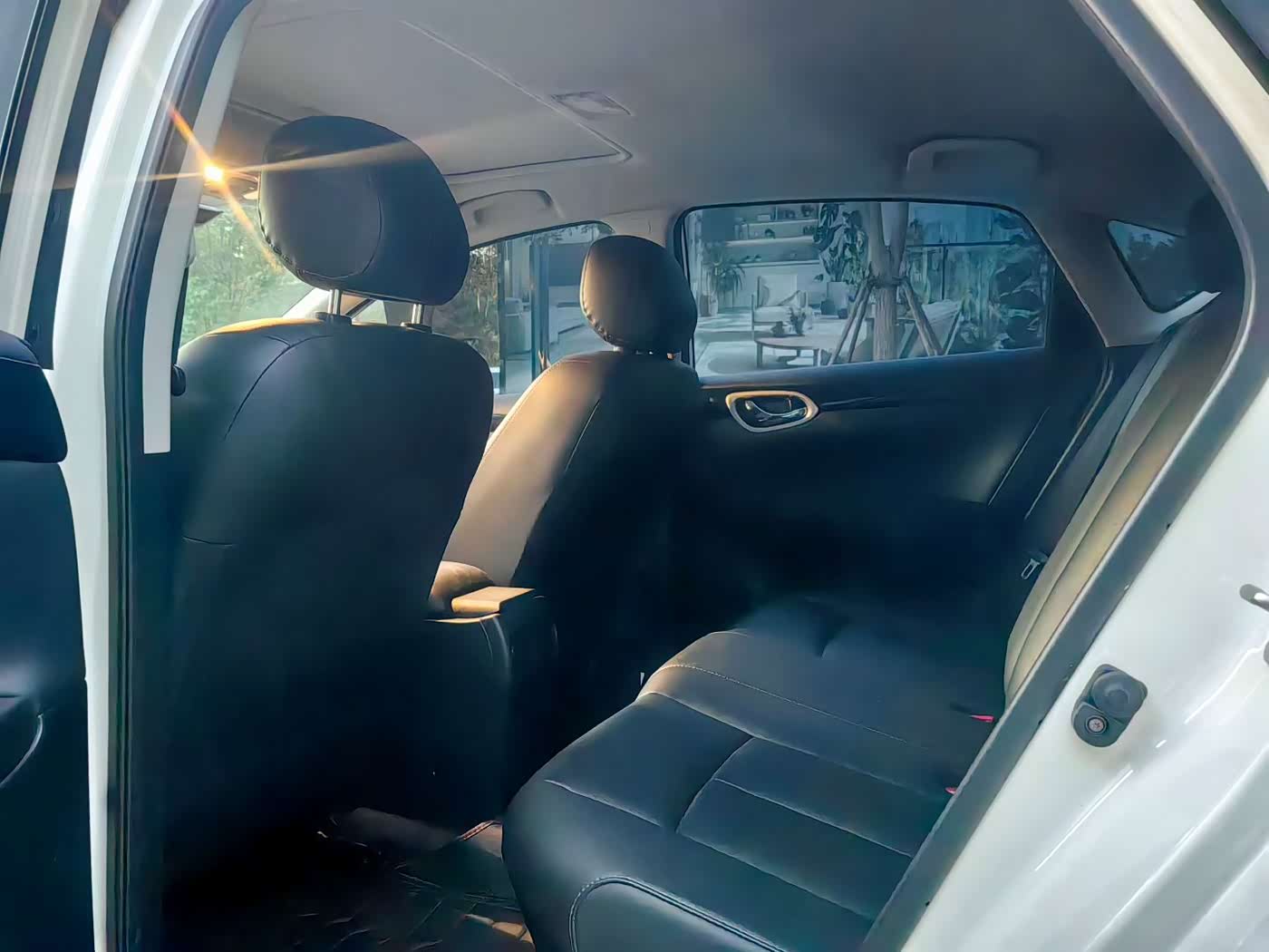Nissan Sylphy 1.6 л 2022 г. Белый, пробег 30000 км