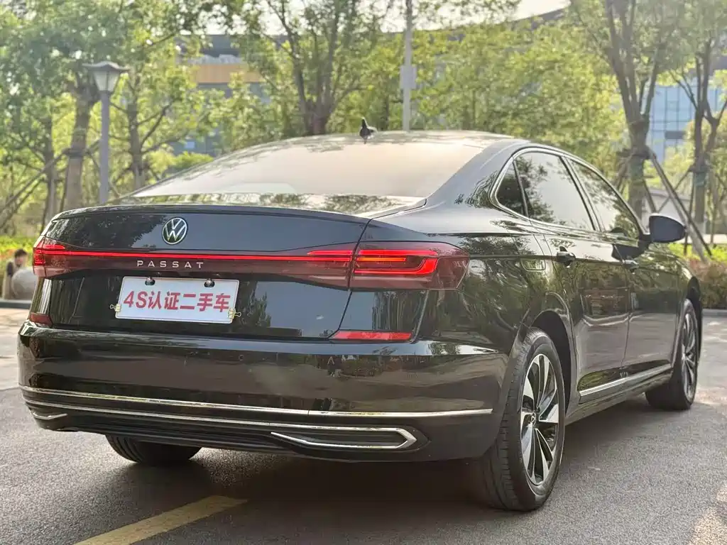 Volkswagen Passat 2023 330TSI Elite