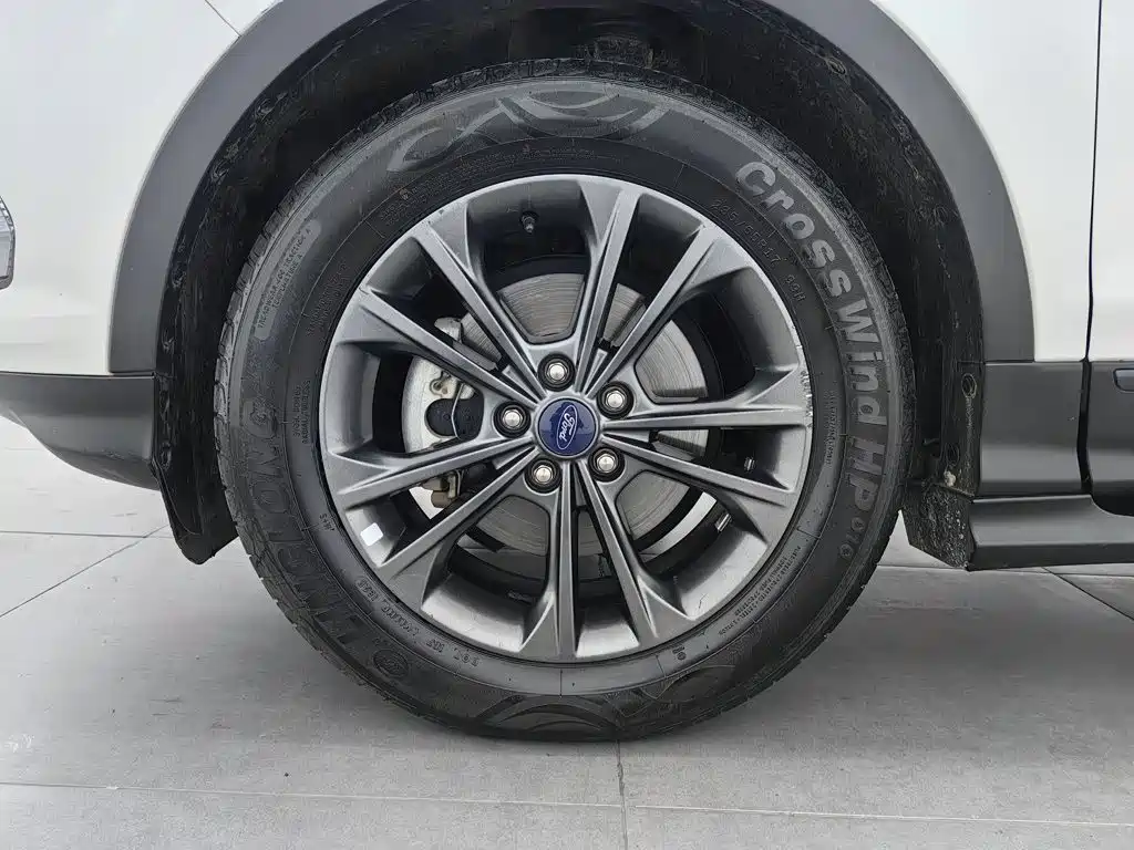 Ford Kuga — миниатюра 17