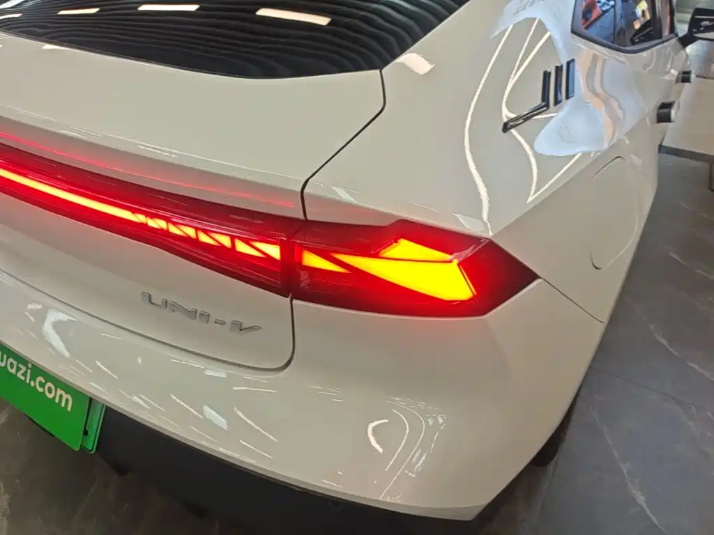 Changan UNI-V iDD — миниатюра 8