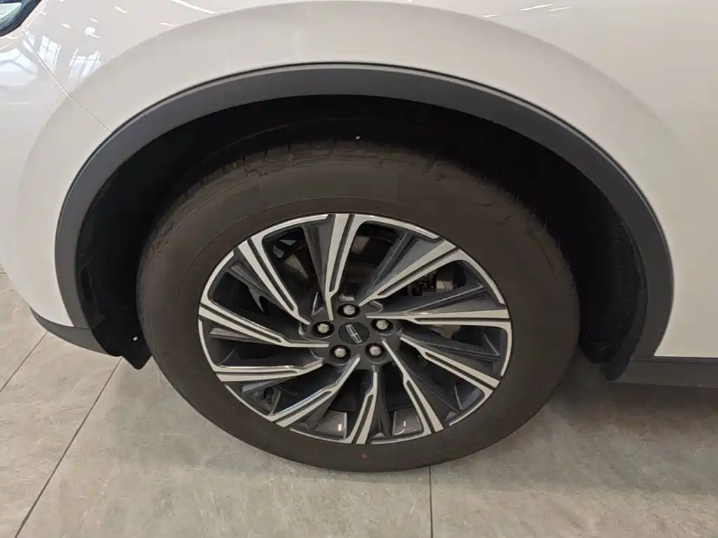 Lincoln Aviator — миниатюра 23