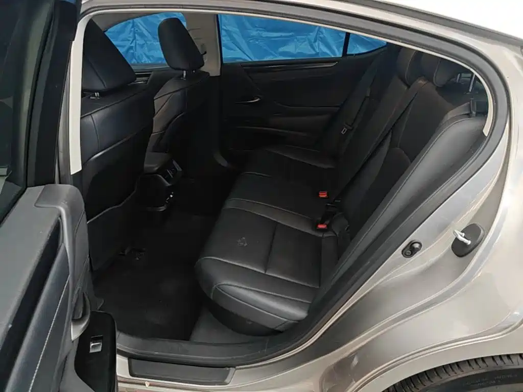 Lexus ES — миниатюра 17