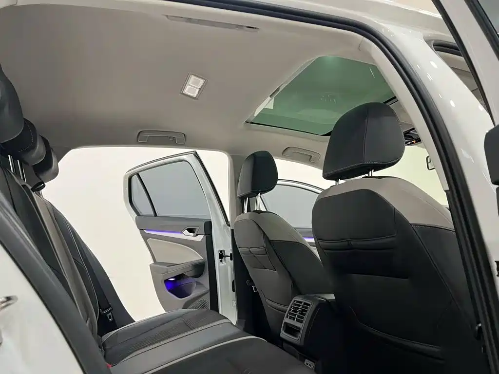 Volkswagen Golf — миниатюра 6
