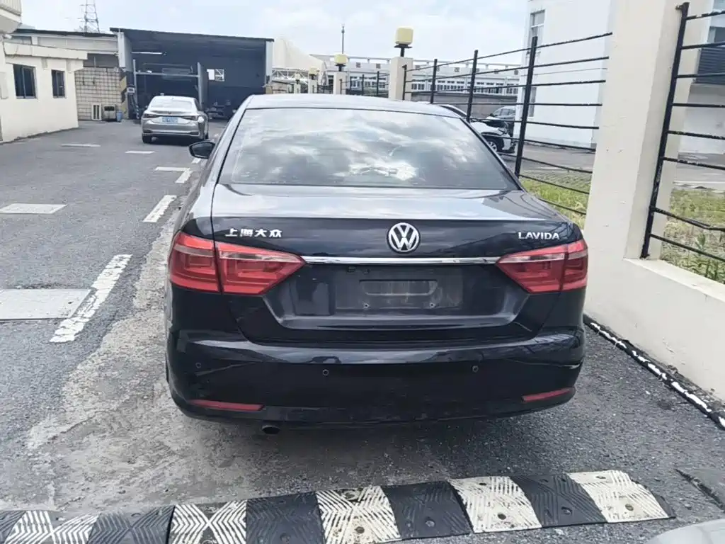 Volkswagen Lavida — миниатюра 6