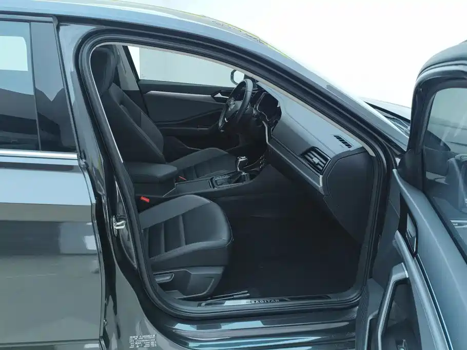 Volkswagen Sagitar — миниатюра 8
