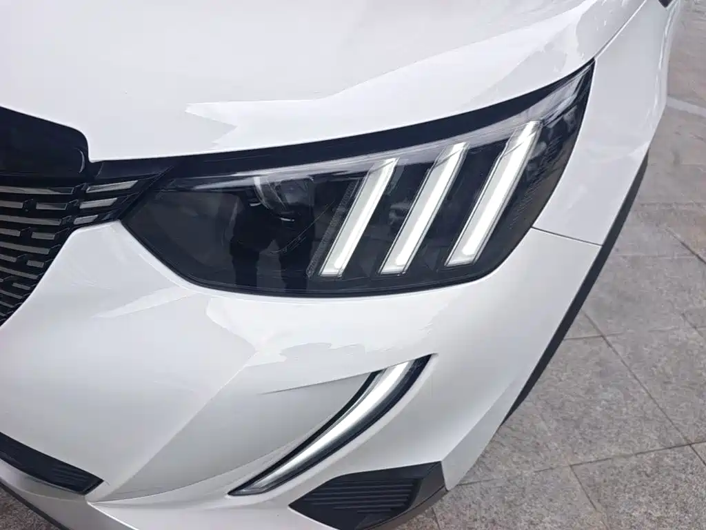 Peugeot 2008 — миниатюра 24