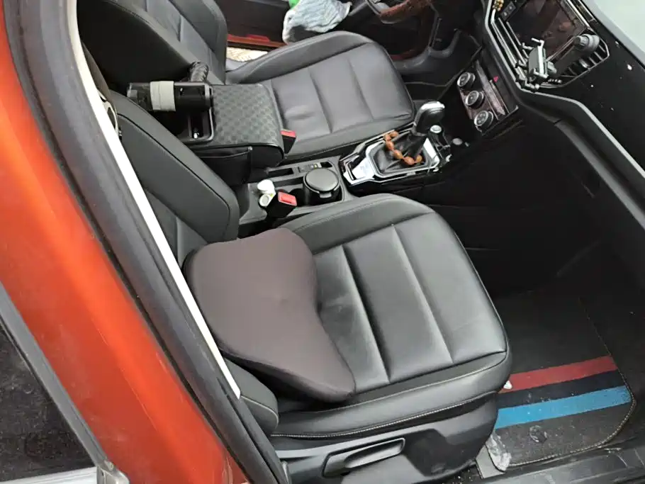 Volkswagen T-Roc — миниатюра 8