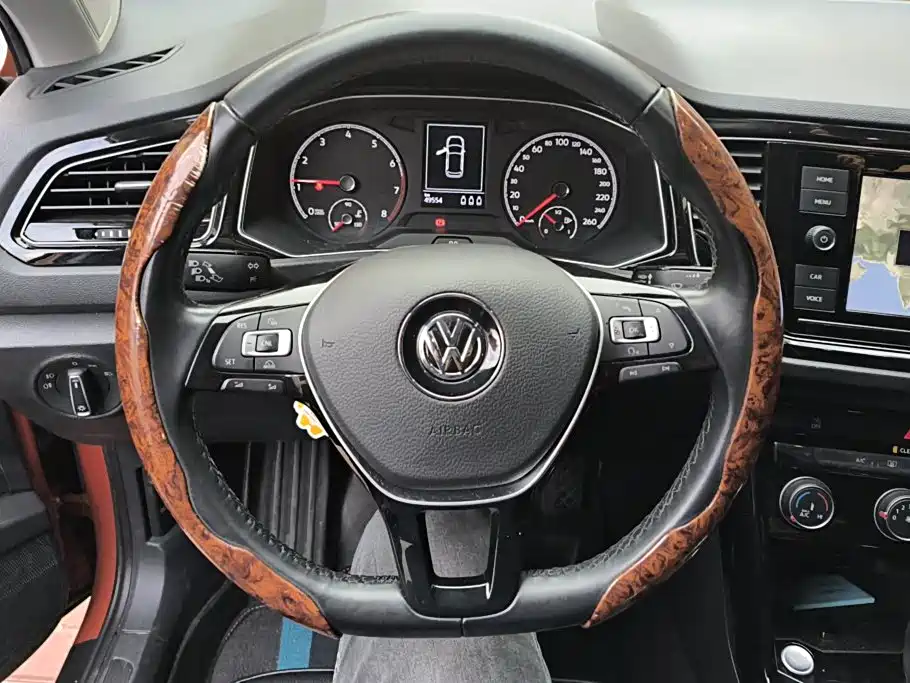 Volkswagen T-Roc — миниатюра 15