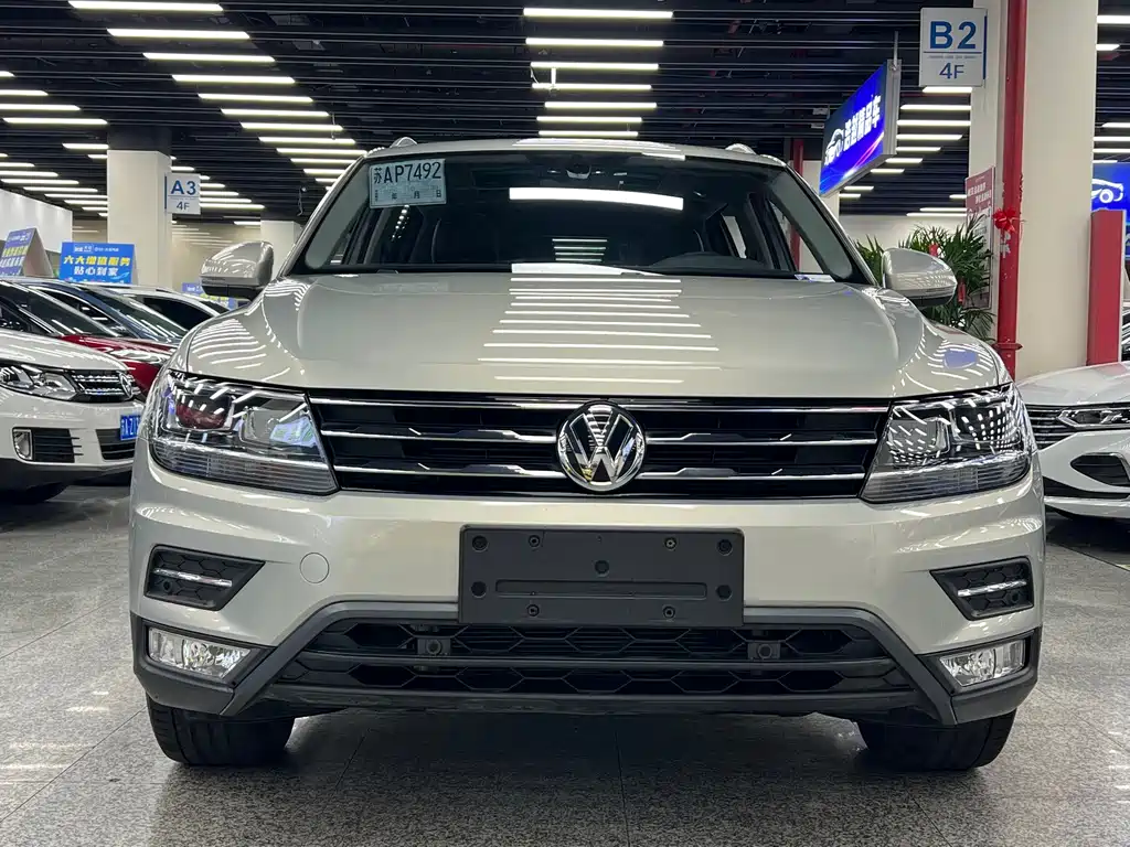 Volkswagen Tiguan L — миниатюра 2
