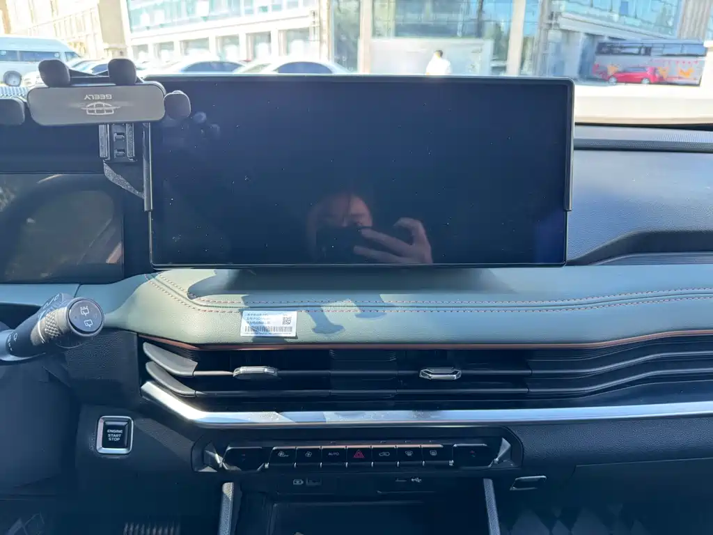 Geely Haoyue L — миниатюра 8