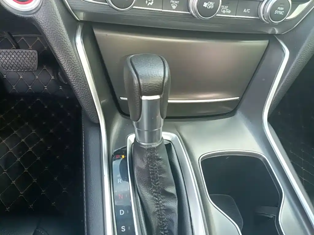 Honda Accord — миниатюра 10