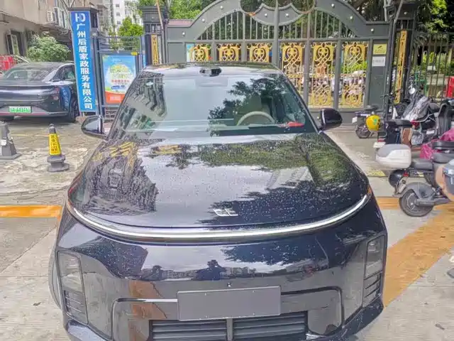Li Auto L6