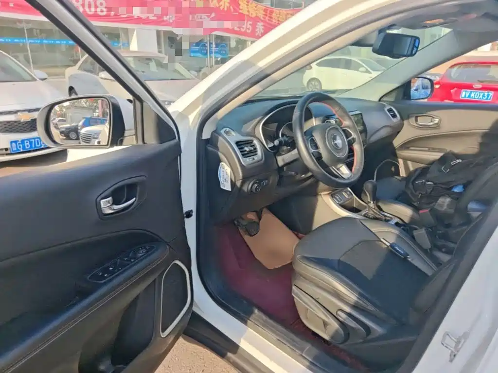 Jeep Compass — миниатюра 16