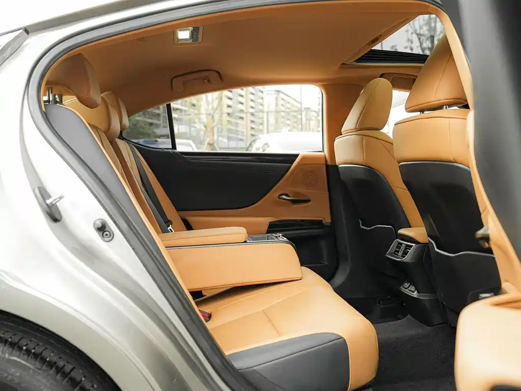 Lexus ES — миниатюра 14