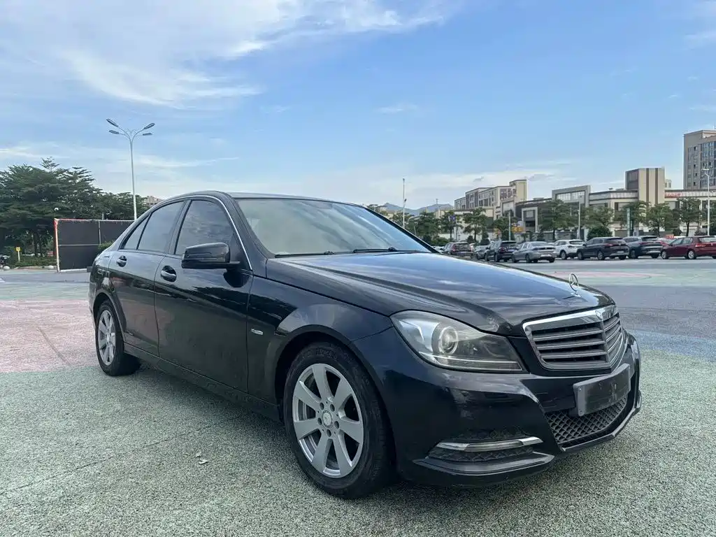 Mercedes-Benz C-Class — миниатюра 3