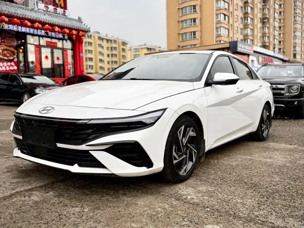 Hyundai Elantra 2023