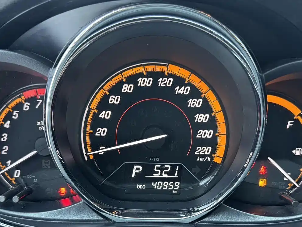 Toyota Yaris L — миниатюра 9