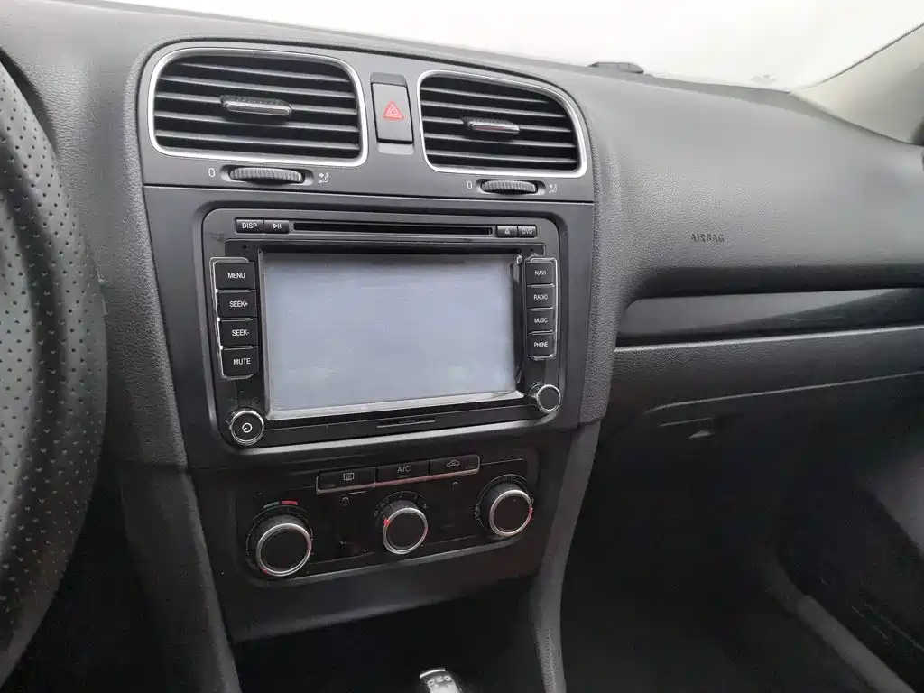 Volkswagen Golf — миниатюра 12