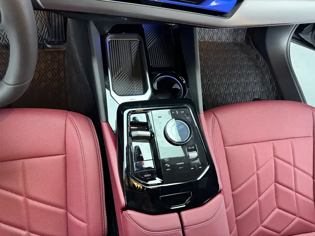 BMW 5 Series — миниатюра 11