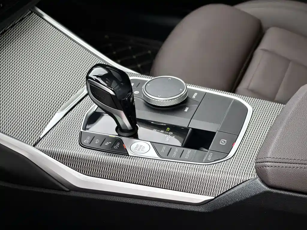 BMW 3 Series — миниатюра 10
