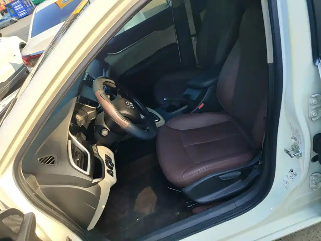 Buick Excelle — миниатюра 15