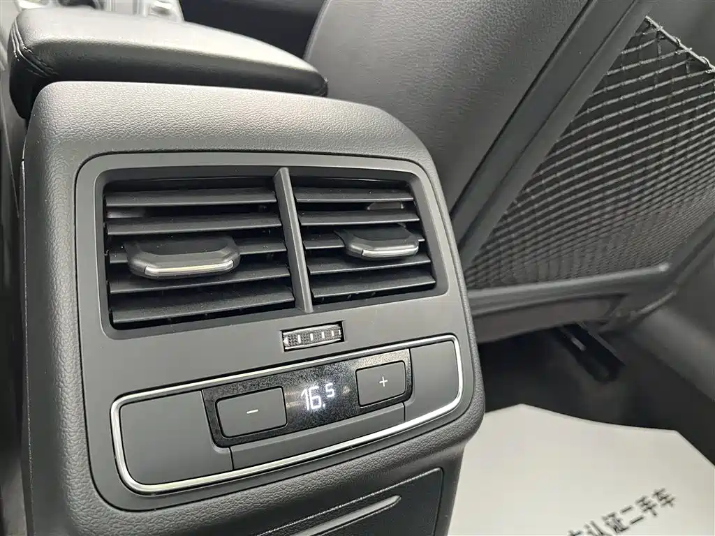 Audi A4L — миниатюра 12