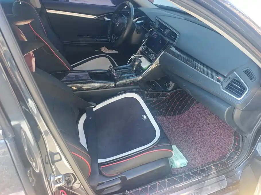 Honda Civic — миниатюра 8