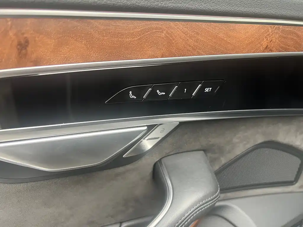 Audi A8 — миниатюра 11