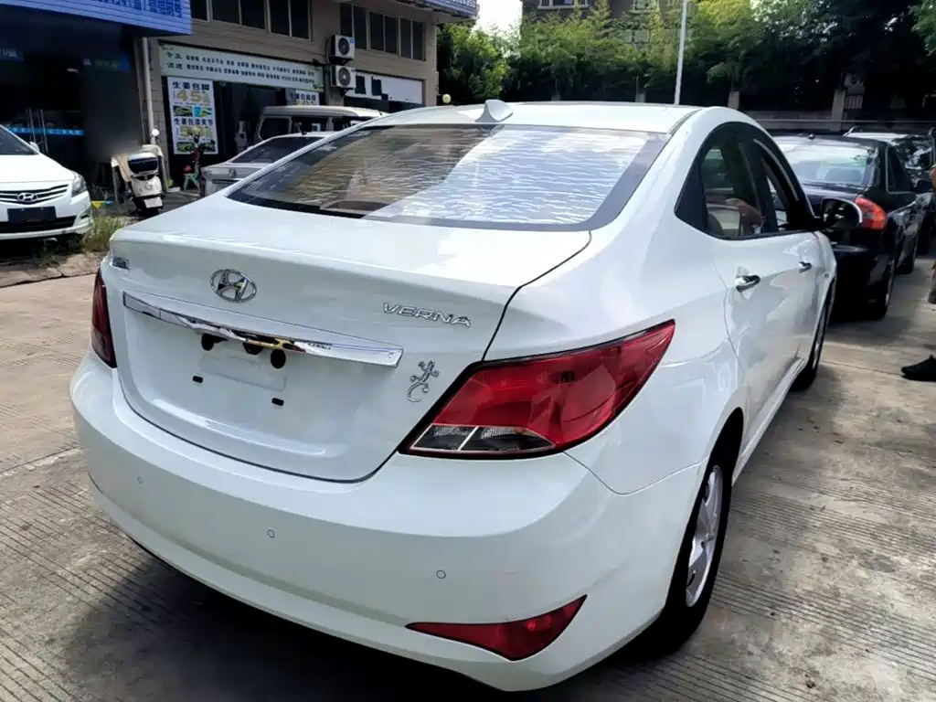 Hyundai Verna — миниатюра 7