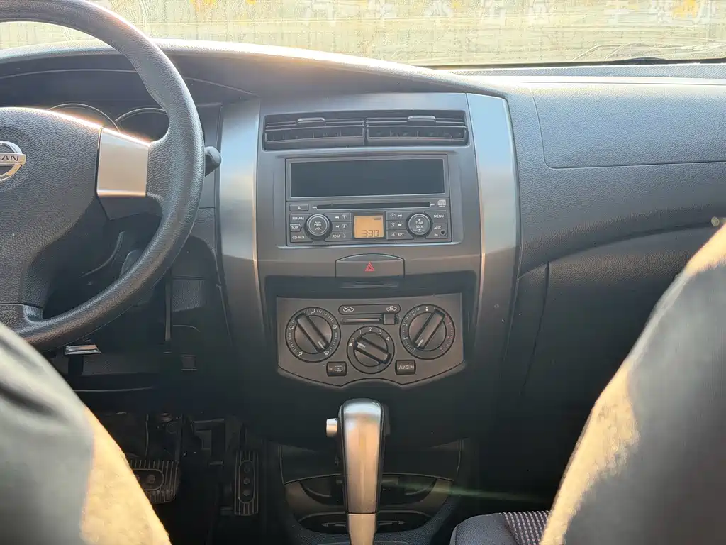 Nissan Livina — миниатюра 13