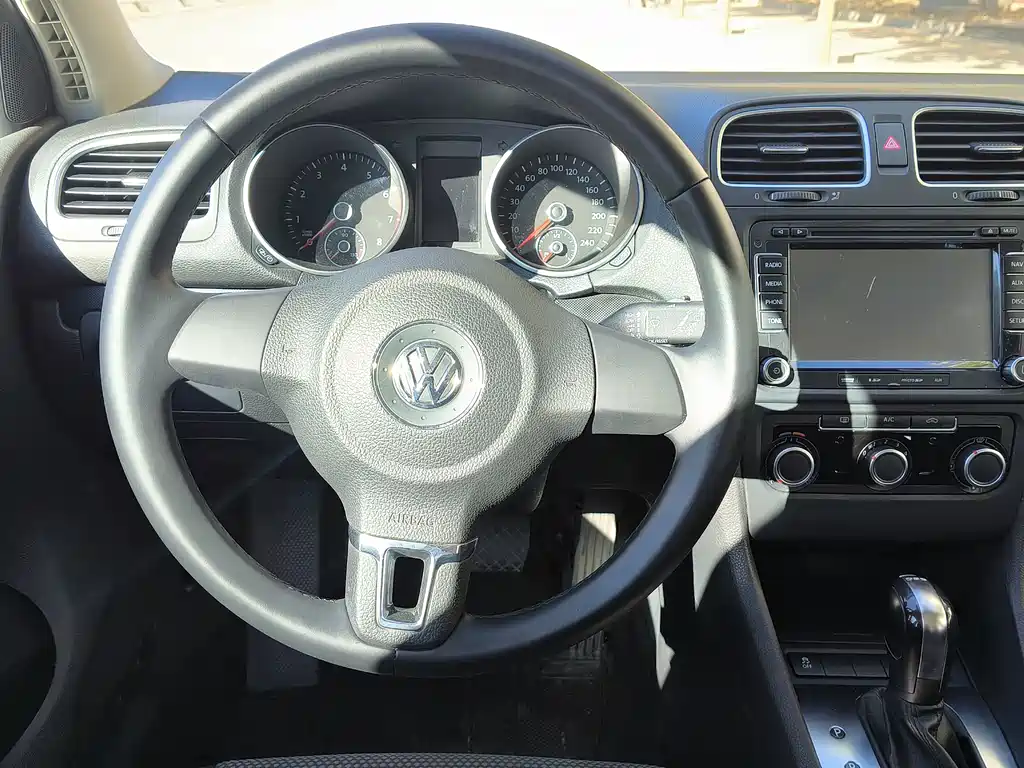 Volkswagen Golf — миниатюра 8