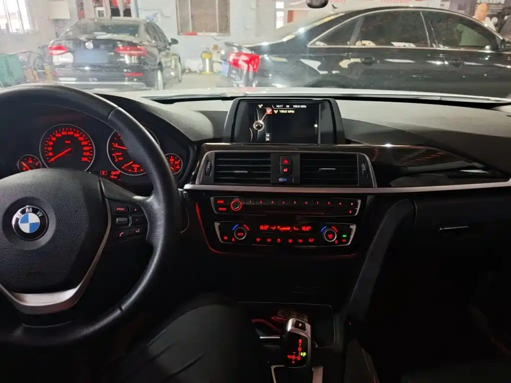 BMW 3 Series — миниатюра 10