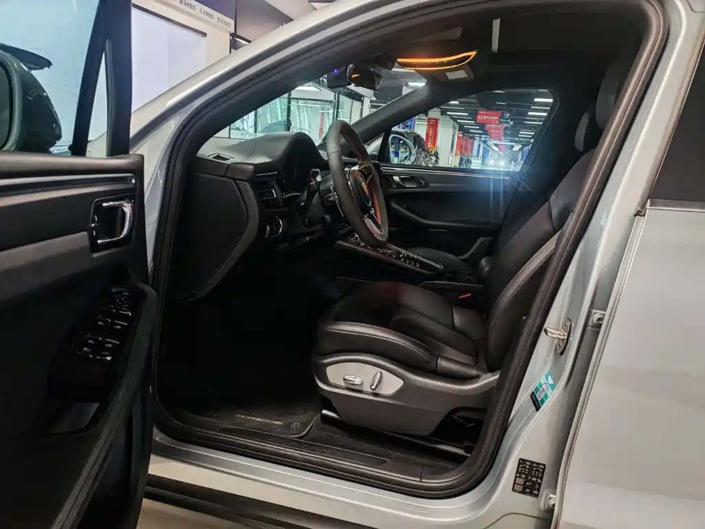 Porsche Macan — миниатюра 11