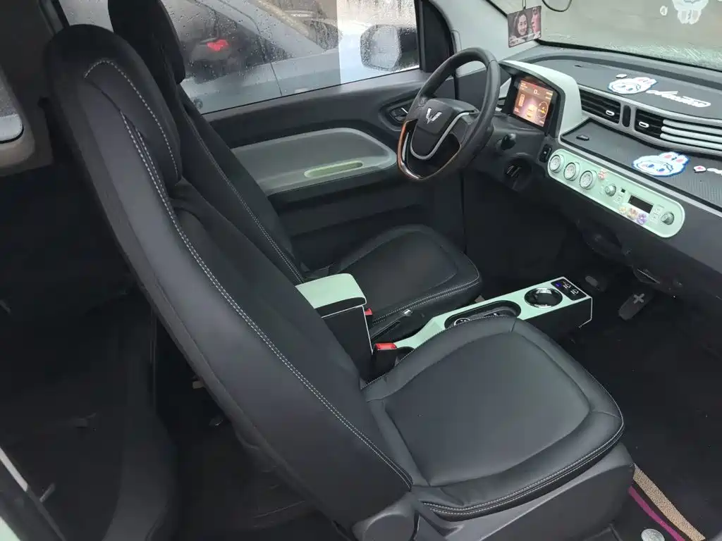 Wuling MINIEV — миниатюра 6