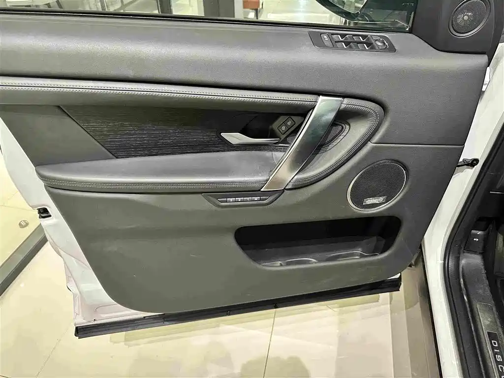 Land Rover Discovery Sport — миниатюра 6