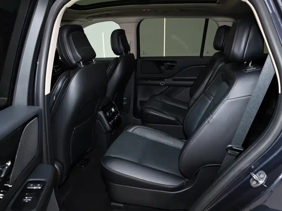 Lincoln Aviator — миниатюра 8